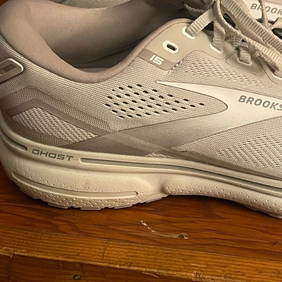 Ladies athletic shoes - Picture 2 of 3